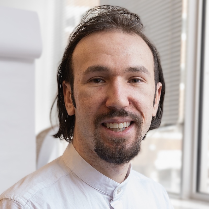 Headshot of Andrei Linguraru