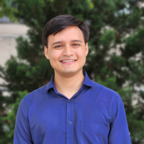 juan andres russy headshot